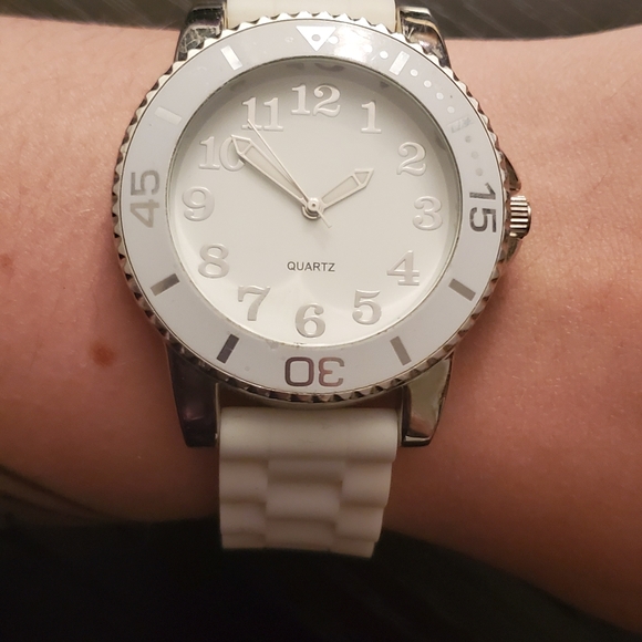 Watch - Picture 5 of 5